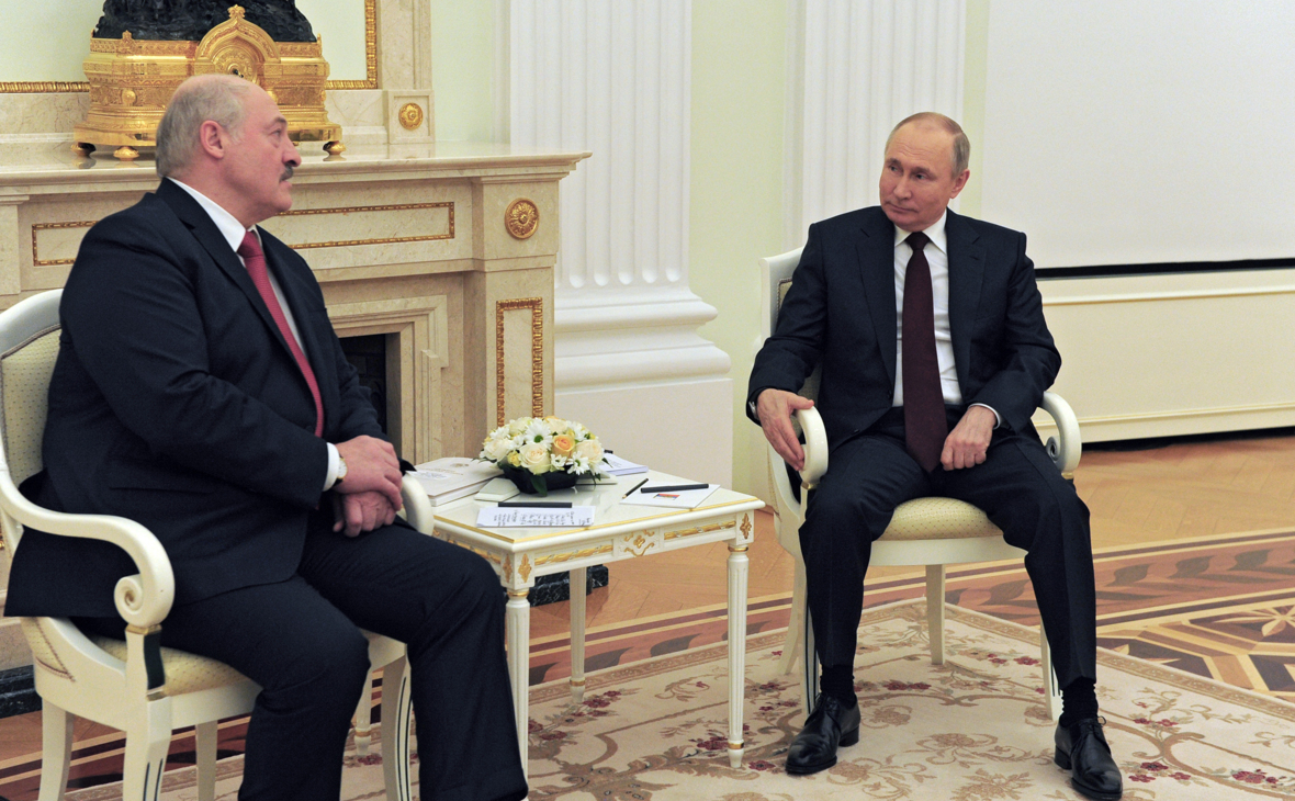 Песков рассказал, о чем говорили Путин и Лукашенко 